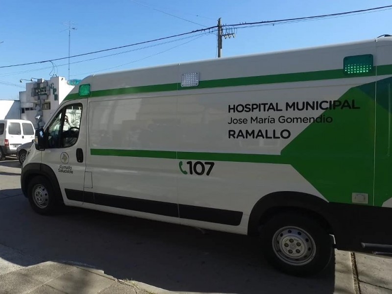 La ambulancia del hospital Gomendio trasladó a una de las mujeres al centro de salud en Ramallo.