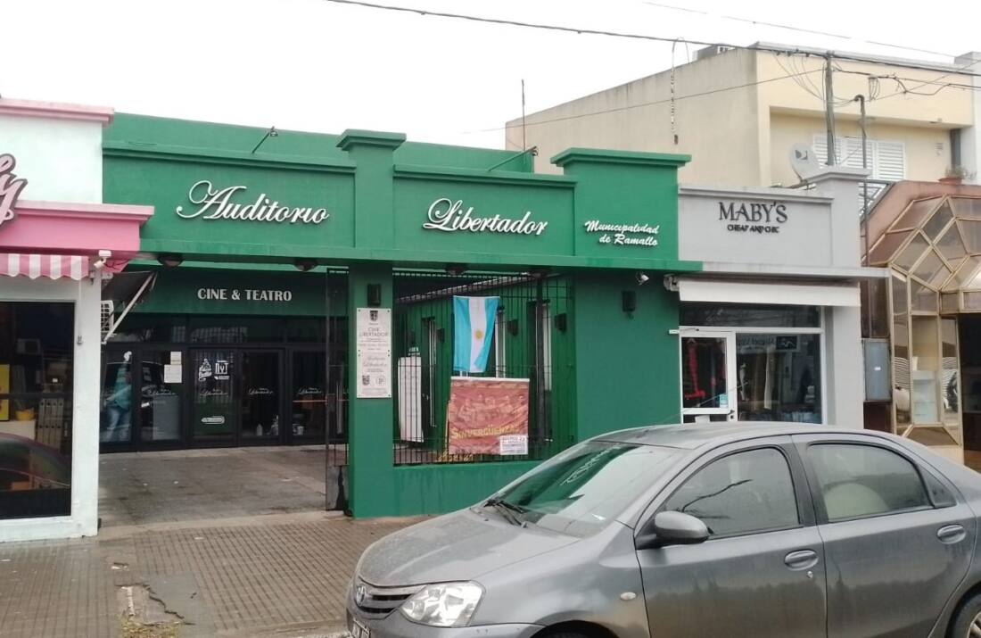 Cine Libertador pintado