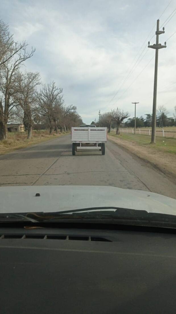 El acoplado fue recuperado en un campo de San Pedro.