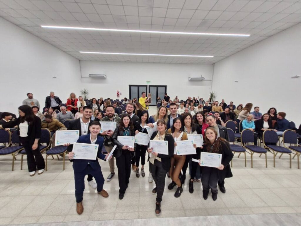 Se graduó la primera promoción de la Tecnicatura en Química.