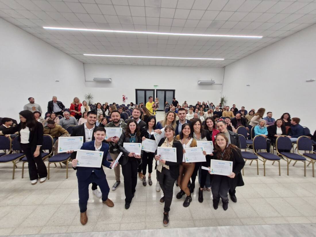 Se graduó la primera promoción de la Tecnicatura en Química.