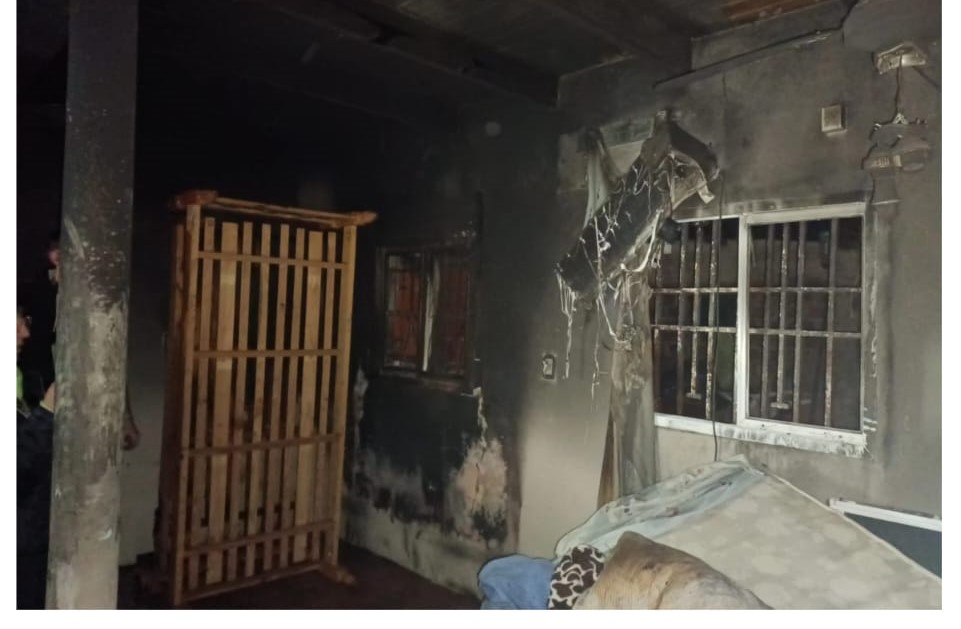 El incendio fue en el dormitorio de una vivienda de calle Obligado.