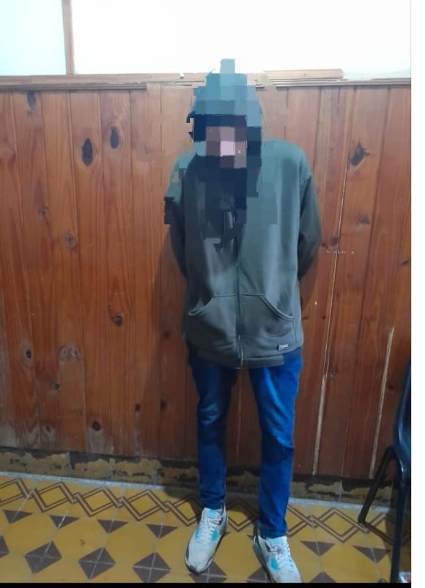 El sujeto de 33 años fue detenido por el robo al complejo de pádel.