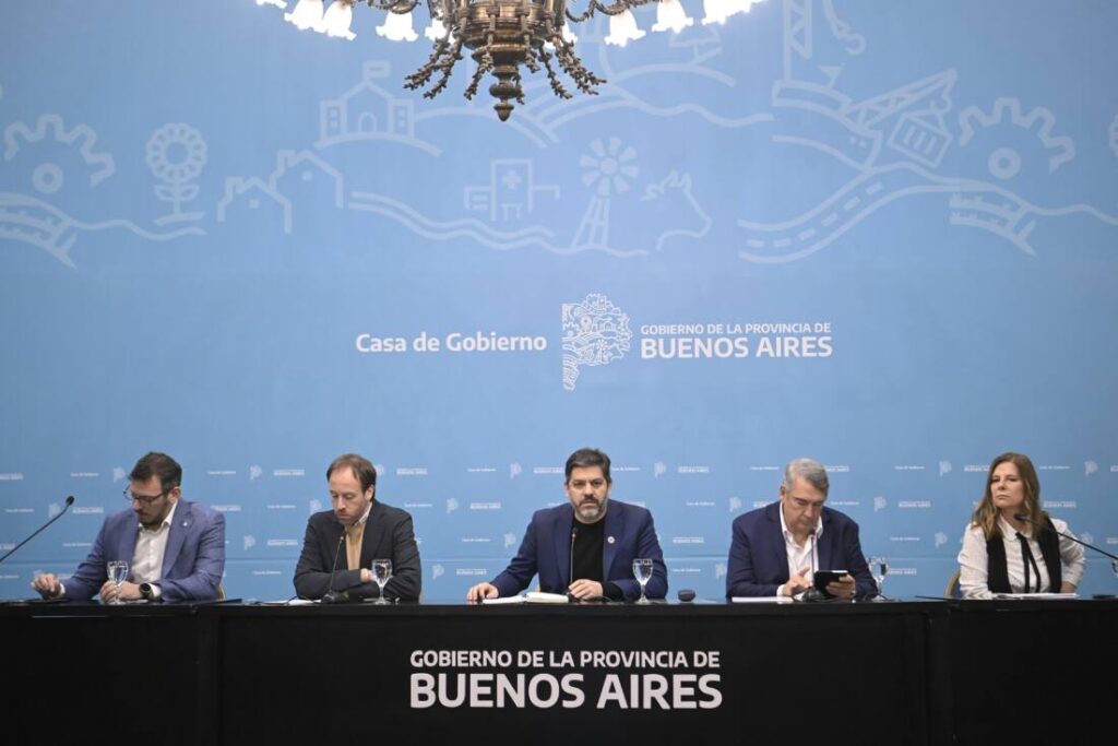 Conferencia de prensa de ministros bonaerenses.