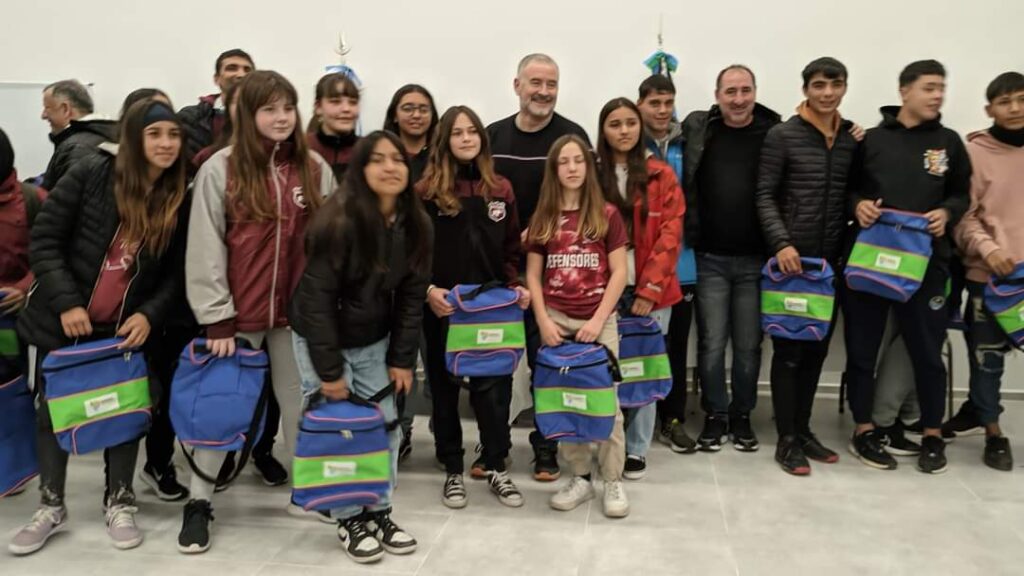 Delegación local que viaja a los Bonaerenses.