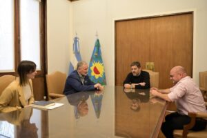 el Ministro de Gobierno, Carlos Bianco para firmar el C.O.U.T