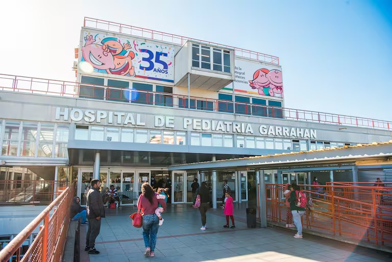 Los dos nenes están internados en el Hospital Garrahan.