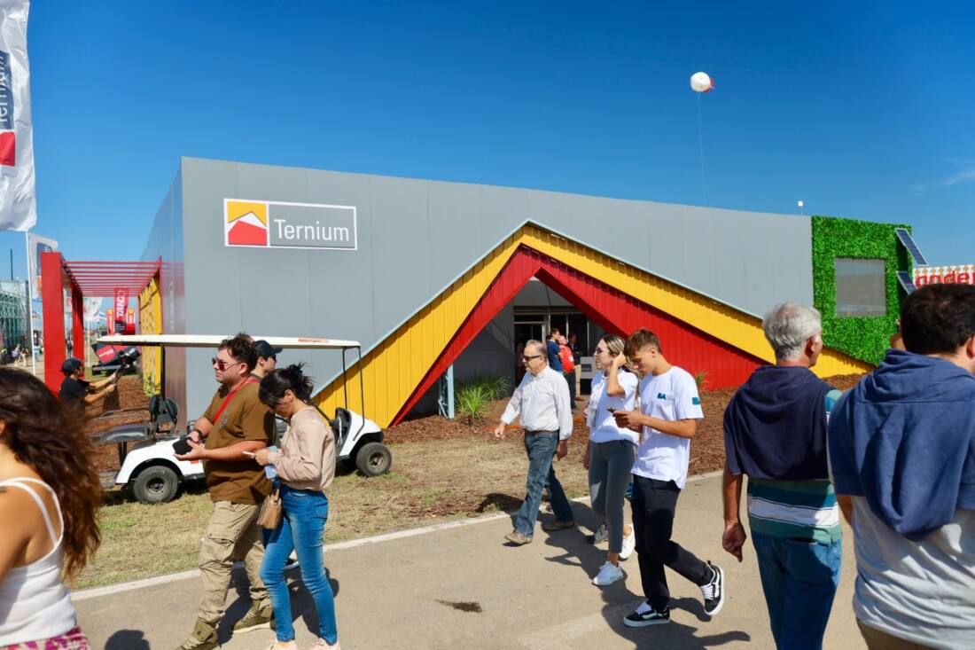 TERNIUM STAND